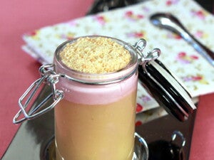 Knusprige Apfel-Banane Verrine mit Johannisbeercreme