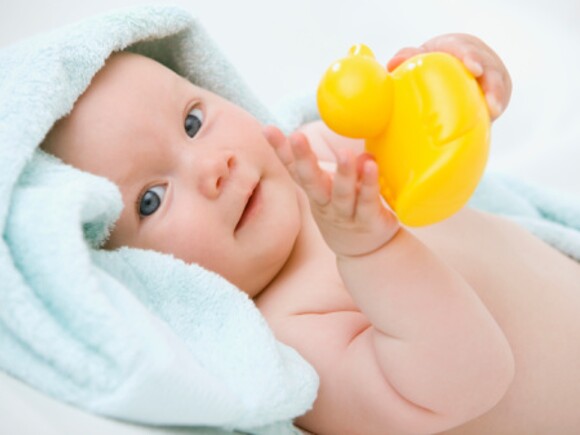 Hautreinigung / La toilette de Bébé - Nestlé Baby