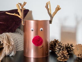 Wie wäre es mit einem kleinen Rentier als Winterdekoration? Wie wäre es mit einem kleinen Rentier als Winterdekoration?