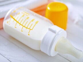 Die richtige Babyflasche / Le bon biberon - Nestlé Baby Die richtige Babyflasche / Le bon biberon - Nestlé Baby