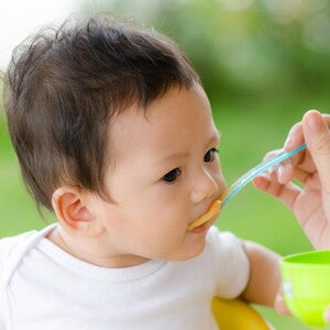 Beginn mit der Beikost / Commencer la diversification - Nestlé Baby