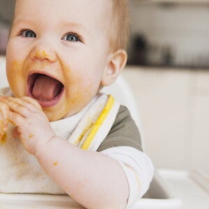 Baby im 4-Mahlzeiten-Rhythmus / Bébé au rythme des quatre repas - Nestlé Baby