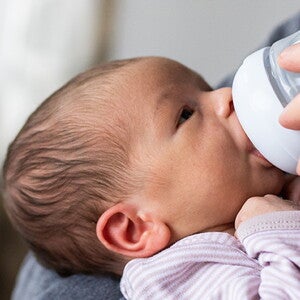 Tipps für das Füttern deines Babys mit dem Fläschchen