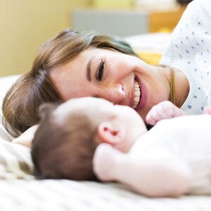 Die ersten Stunden mit Baby / Les premières heures avec bébé - Nestlé Baby