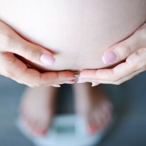 Gewichtszunahme in der Schwangerscahft / Combien de kilos ai-je le droit de prendre pendant ma grossesse? - Nestlé Baby