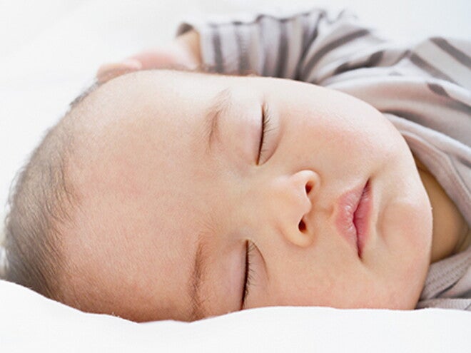 Quand mon bébé va-t-il dormir toute la nuit ?