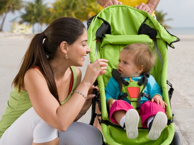 Krippe oder Tagesmutter? / A qui confier mon bébé ? - Nestlé Baby