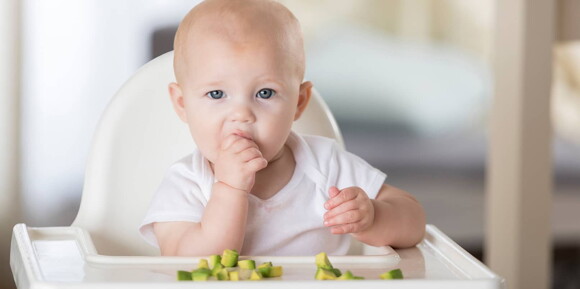 Offrez à votre bébé des portions d'aliments sains de taille raisonnable
